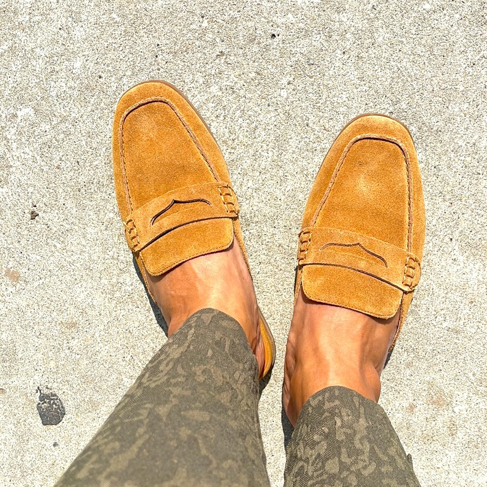 LUCKY BRAND GOLD SUEDE MULES/LOAFERS 7.5